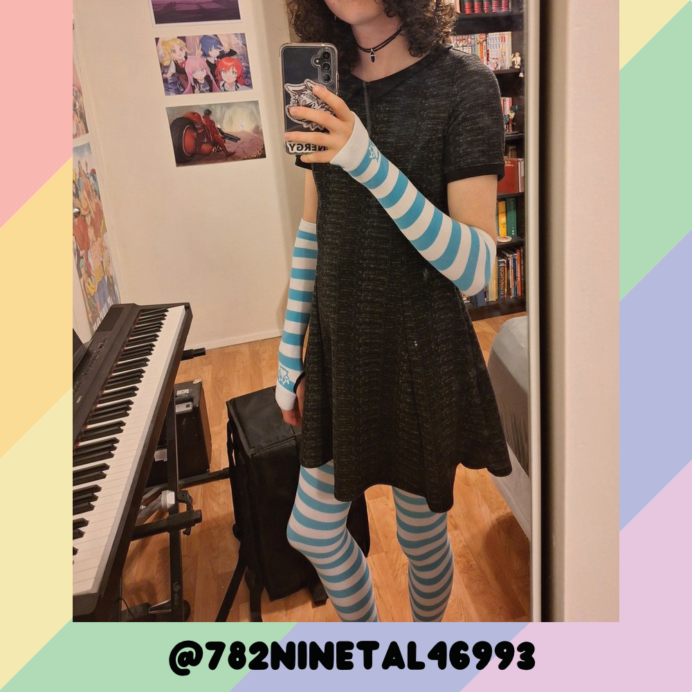 Light Blue vs White Arm Warmers