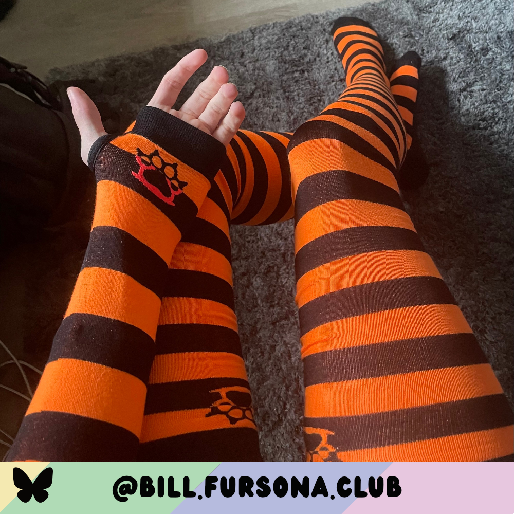 Neon Orange vs Black Arm Warmers