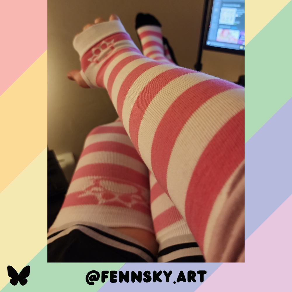 Light Pink vs White Thicc Thigh High Sockies
