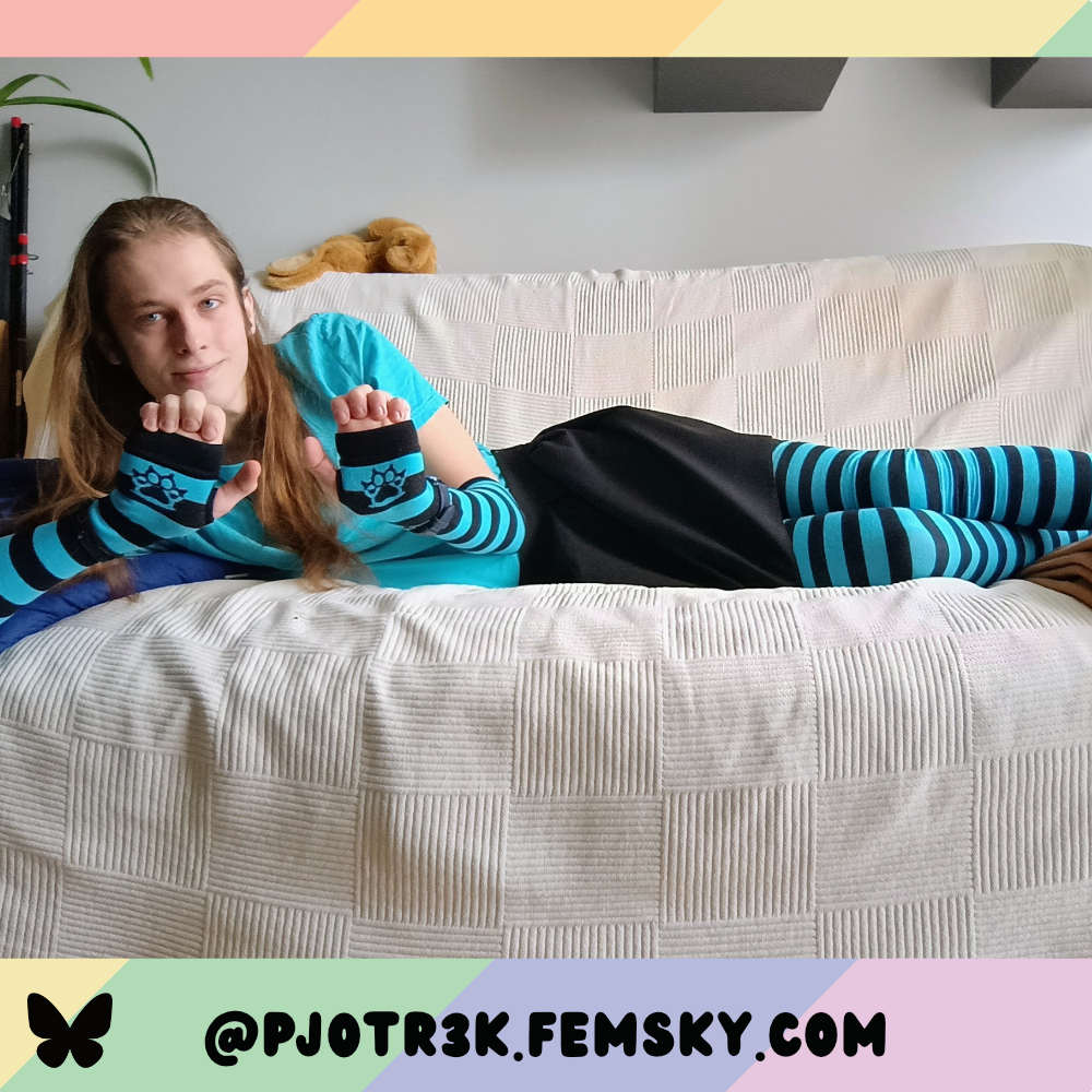 Light Blue vs Black Arm Warmers