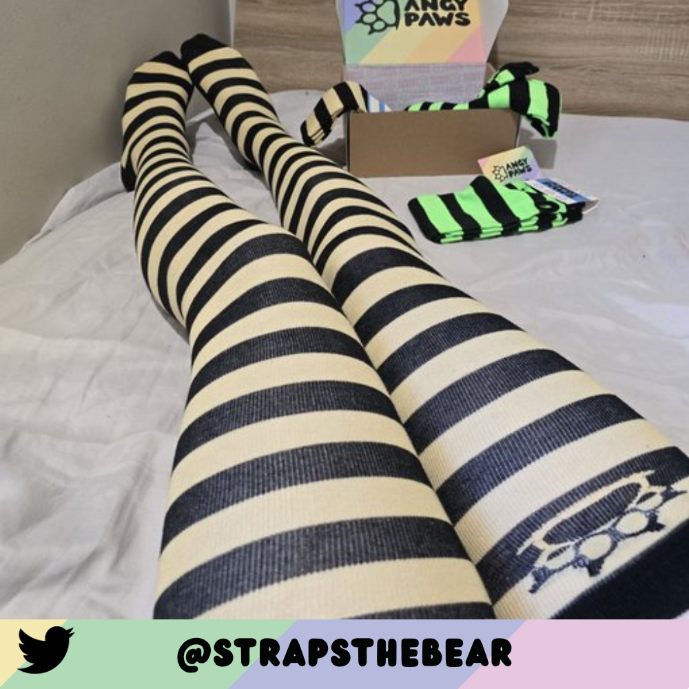 Tan vs Black Thigh High Sockies (old version)