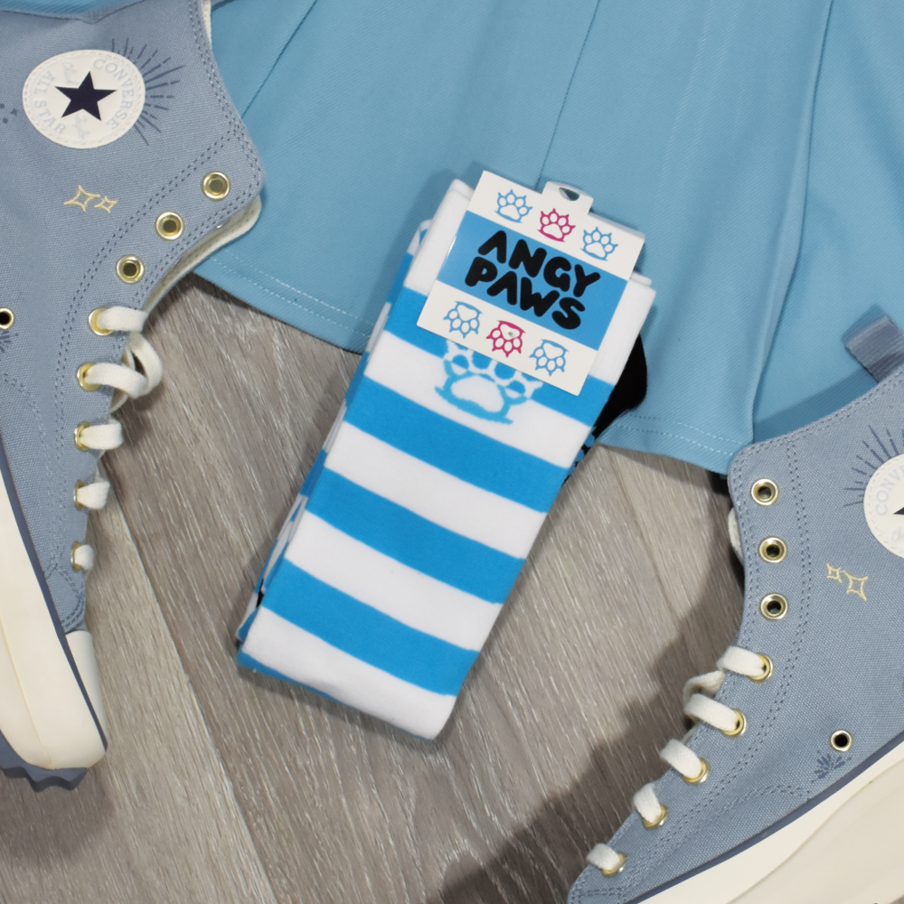 Light Blue vs White Sockies