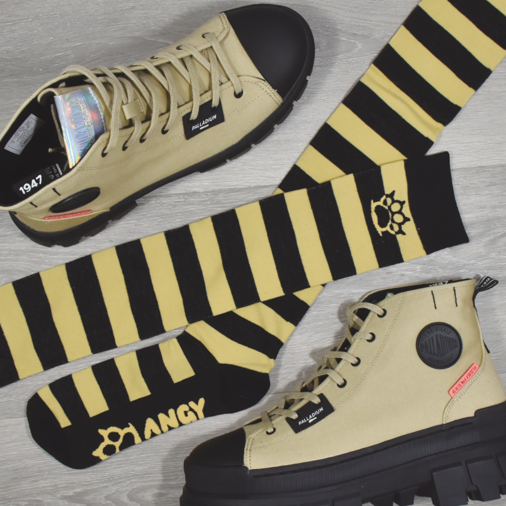 Tan vs Black Thigh High Sockies (old version)