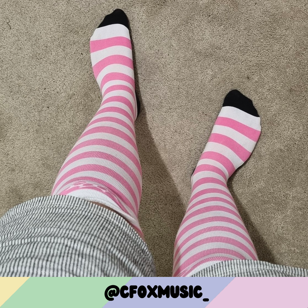 Light Pink vs White Sockies