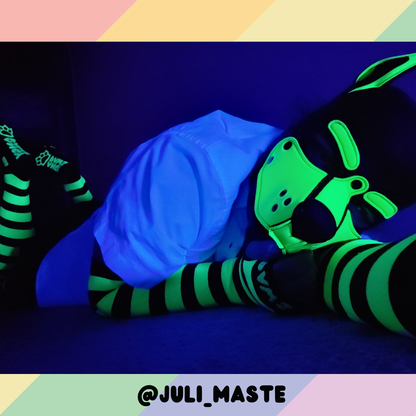 Chaussettes vert fluo ou chaussettes noires