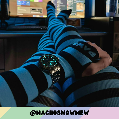 Manchettes bleu clair vs. noires