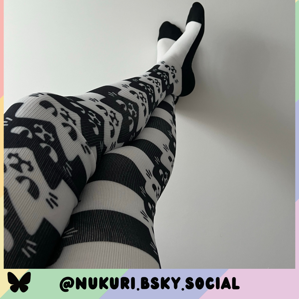 Mono Angy Cat Stak Thigh High Sockies