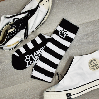 Chaussettes noires vs blanches