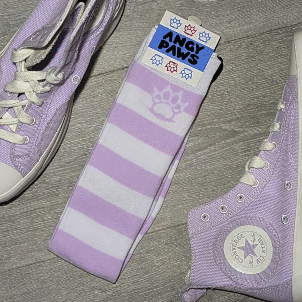Pastel Purple vs White Sockies