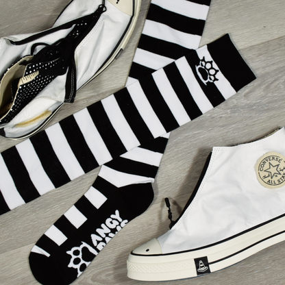 Black vs White Thigh High Sockies (old version)
