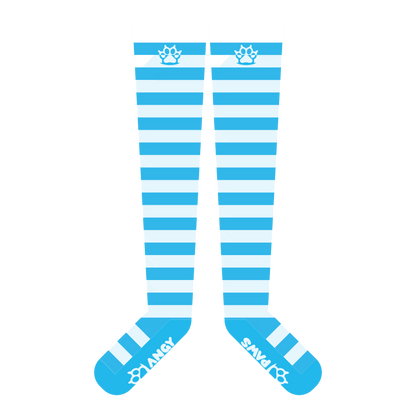 Chaussettes hautes bleu clair ou blanches
