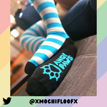 Chaussettes hautes bleu clair ou blanches